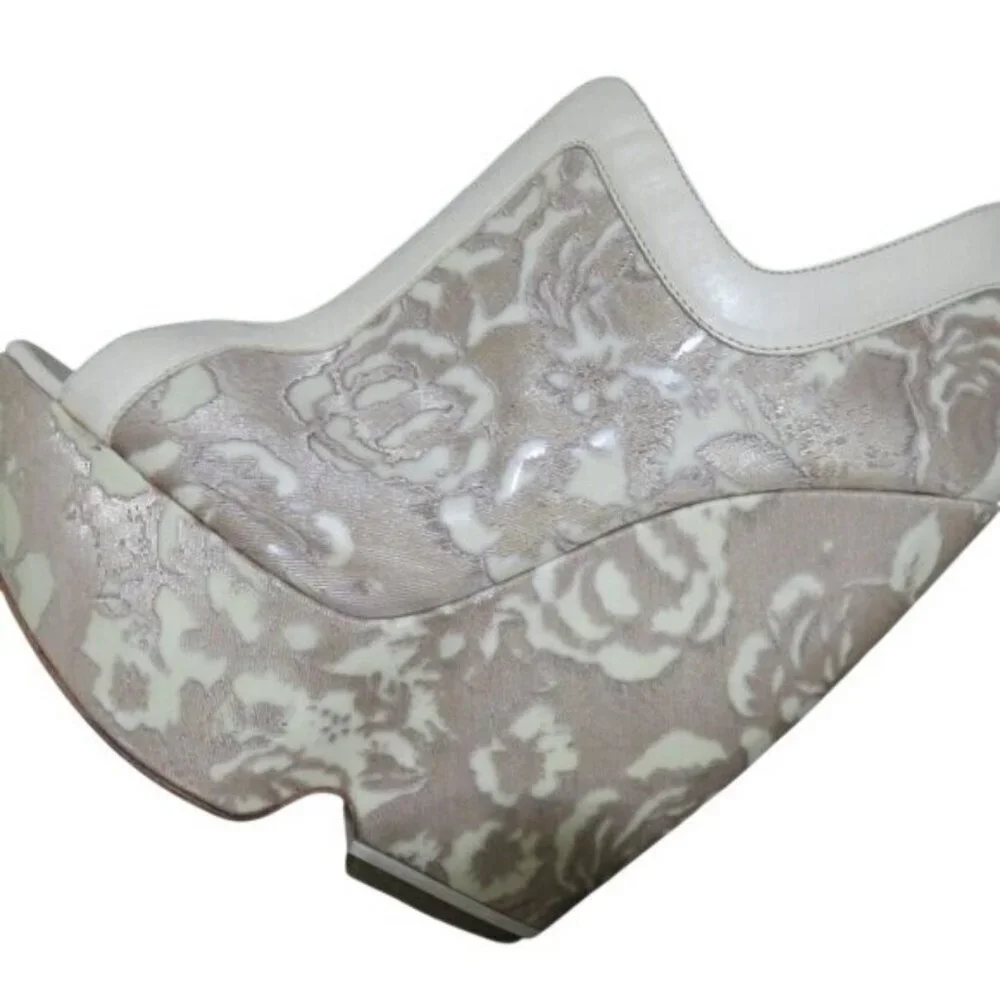 Nicholas Kirkwood Tan Nude Italian Leather & Floral Velvet Lace Platform Wedge 6